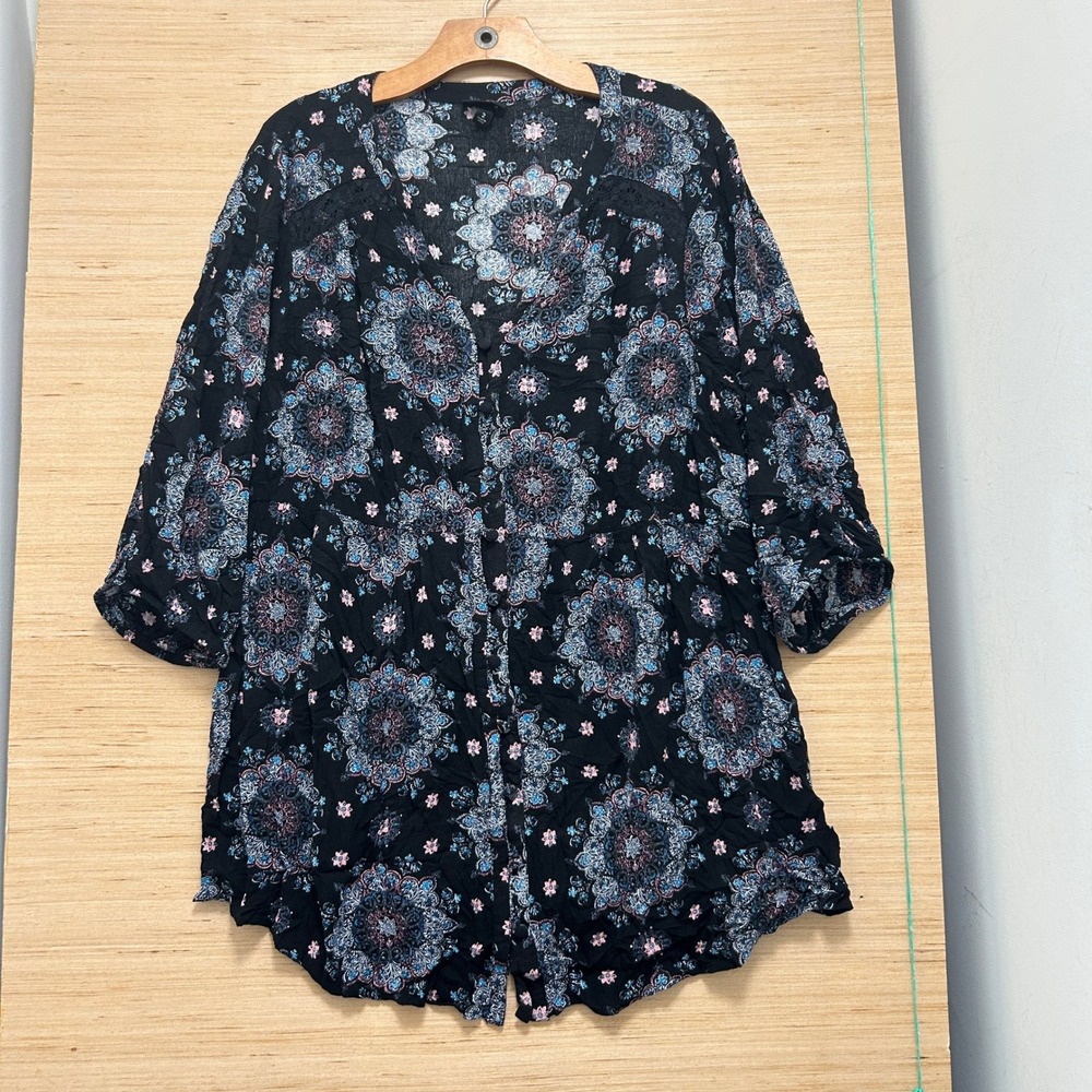 Torrid Black Mandala Floral Button Front Lace Trim Blouse Top Plus Size 2 2X